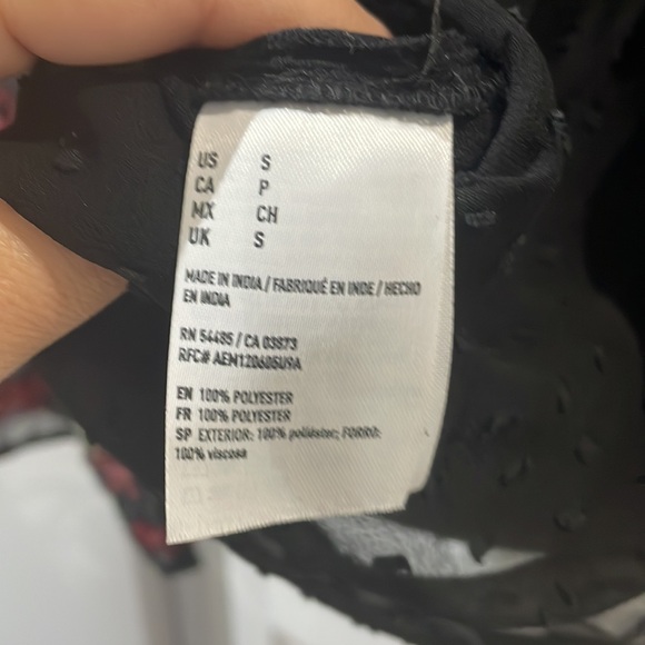 Embroidered black blouse - Picture 5 of 6